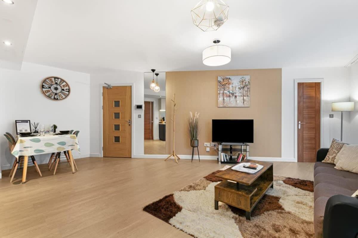 Modern 1 Bedroom Apartment In Woking Town Centre Exterior foto