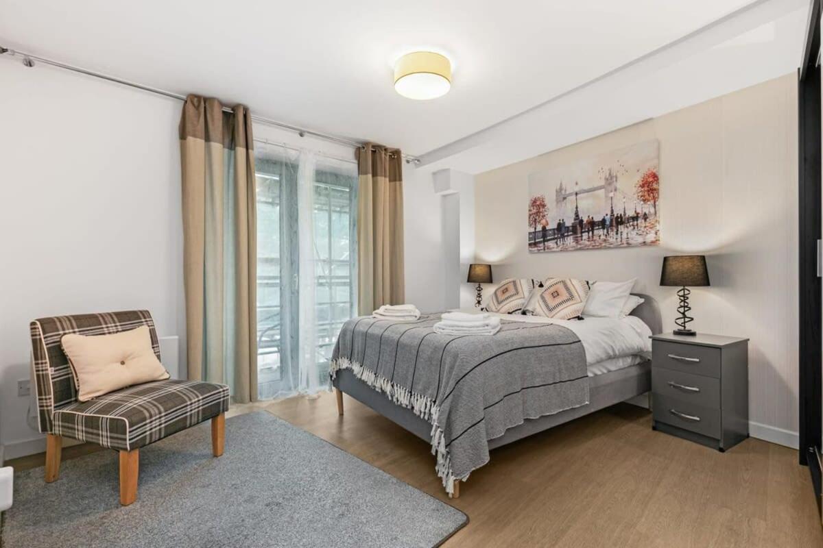 Modern 1 Bedroom Apartment In Woking Town Centre Exterior foto
